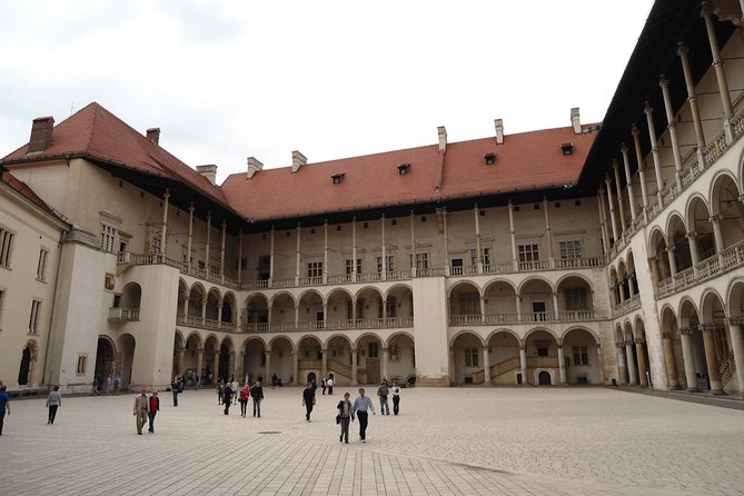 Krakow: Wawel Castle Guided Tour - The cathedral is not a quick add-on