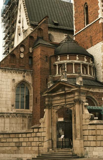 Krakow: Wawel Guided Tour – Cathedral and/or Castle - Why Wawel feels different from a standard museum visit
