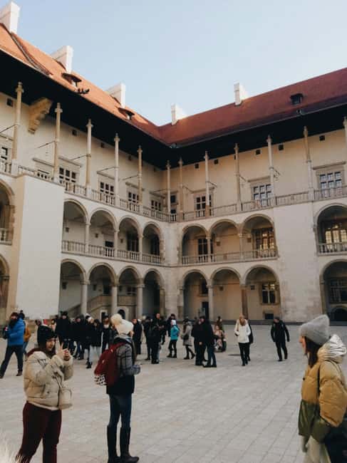 Krakow: Wawel Guided Tour – Cathedral and/or Castle - What the guides add to the visit