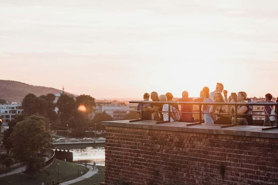 Krakow: Wawel Guided Tour – Cathedral and/or Castle - Small details that make the day easier