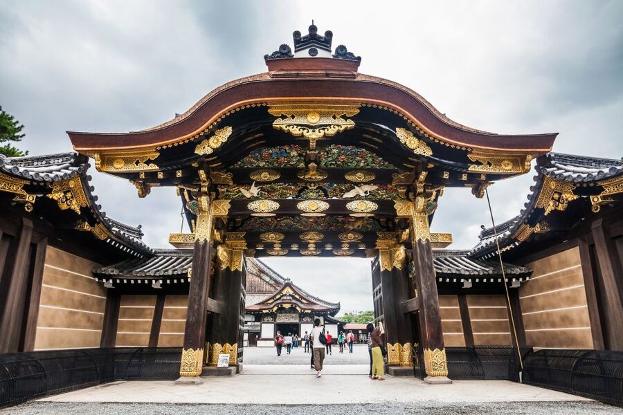 Kyoto: Imperial Palace & Nijo Castle Guided Walking Tour - How to make the three hours work well