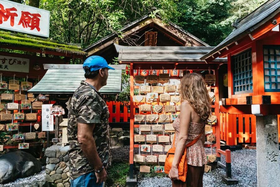 Kyoto: Nijo Castle, Kiyomizu & Fushimi Inari Guided Tour - Kinkaku-ji and its gold-covered reflection