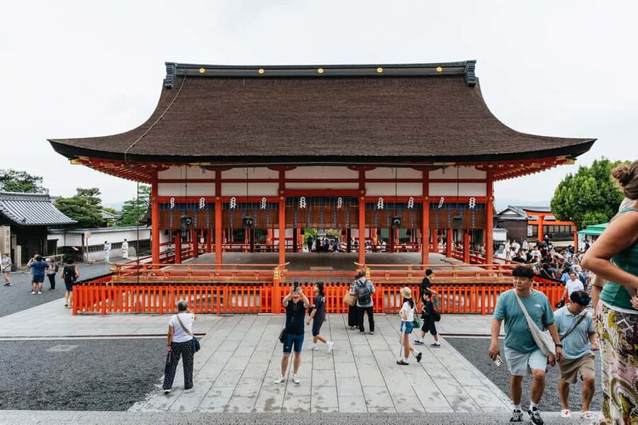 Kyoto: Nijo Castle, Kiyomizu & Fushimi Inari Guided Tour - Fushimi Inari and the red torii gates