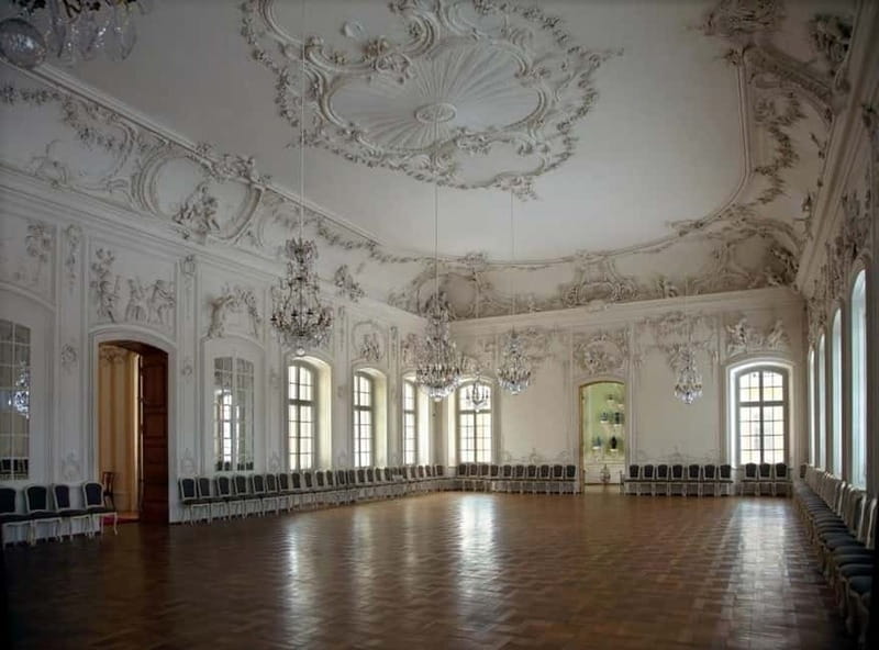 Latvian Palace and Medieval Castle Private Trip - What you actually pay for