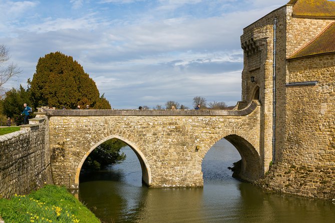 Leeds Castle, Cliffs of Dover and Canterbury Day Trip from London with Guided Cathedral Tour - Practical booking advice for a smoother day