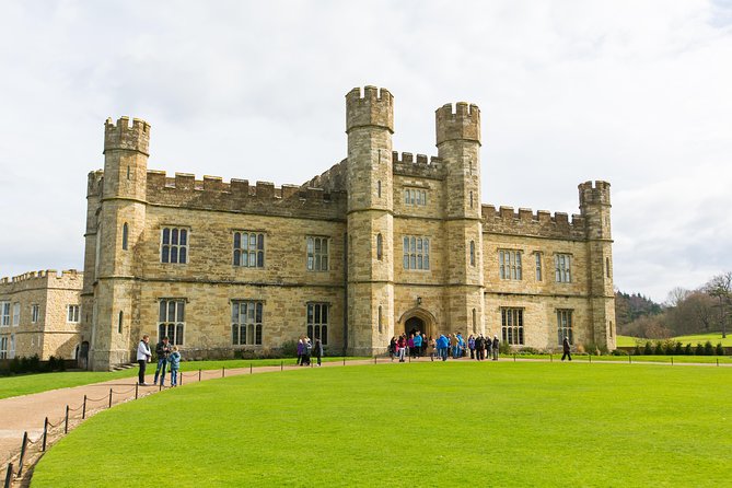 Leeds Castle, Cliffs of Dover and Canterbury Day Trip from London with Guided Cathedral Tour - Leeds Castle, a country estate with a medieval core