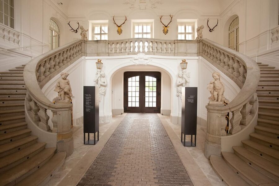Lichtenwalde Castle: Guided tour - Starting at the main entrance
