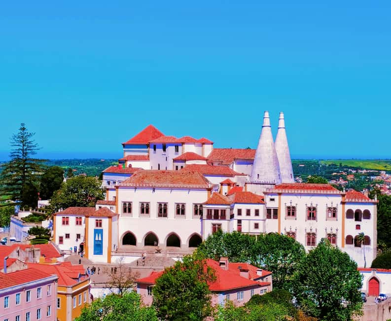 Lisbon: Pena Palace, Moorish Castle, Monserrate & Cabo Roca. - Guide style and the practical rhythm of the day