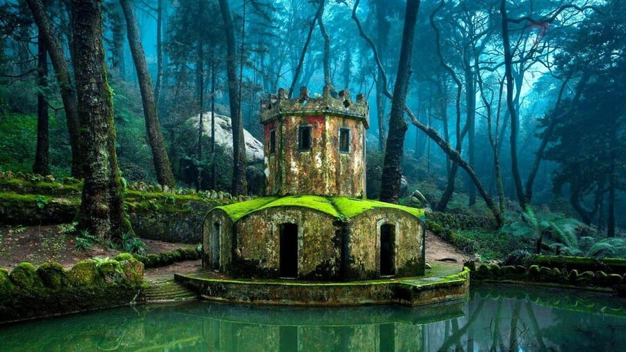 Lisbon: Pena Palace, Moorish Castle, Qta. Regaleira & Sintra - Walking, weather, and who should book