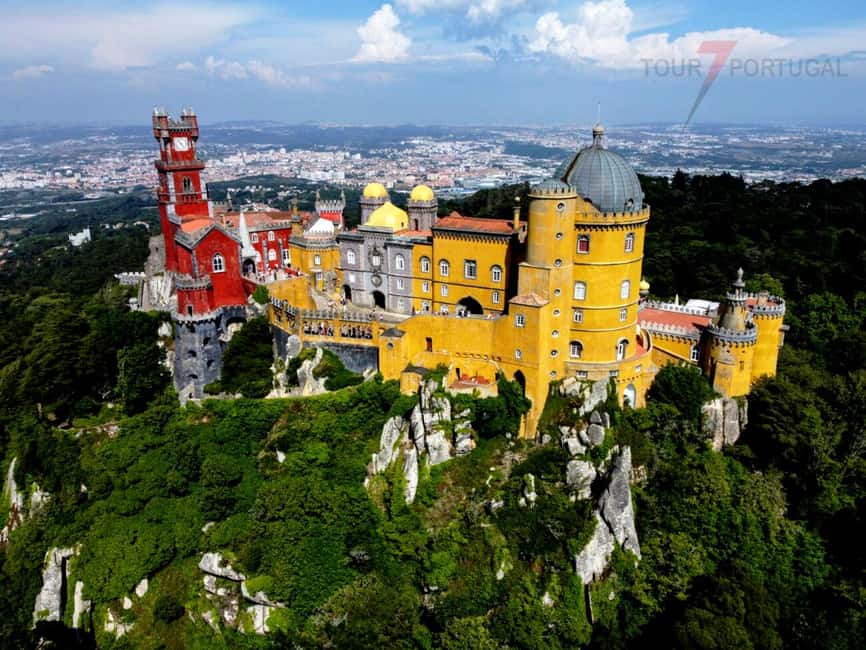Lisbon: Pena Palace, Qta Regaleira, Moorish Castle & Cascais - Starting above Sintra at the Moorish Castle