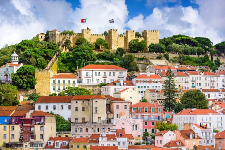 Lisbon: Saint George's Castle Entry Ticket and Guided Visit - Starting at Castelo by the blue flag