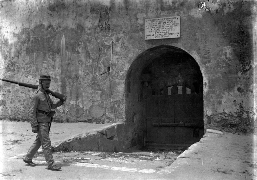 Lisbon: Saint George's Castle Entry Ticket and Guided Visit - What the strongest guide experiences have in common