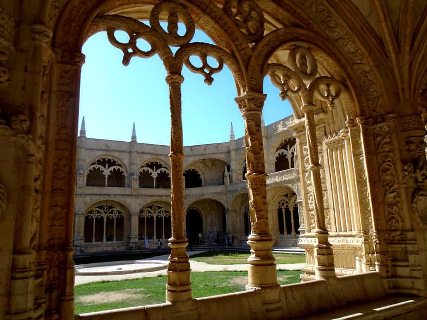 Lisbon Tour: Cristo Rei, Belem, São Jorge Castle, 360°View. - Who will get the most from this tour
