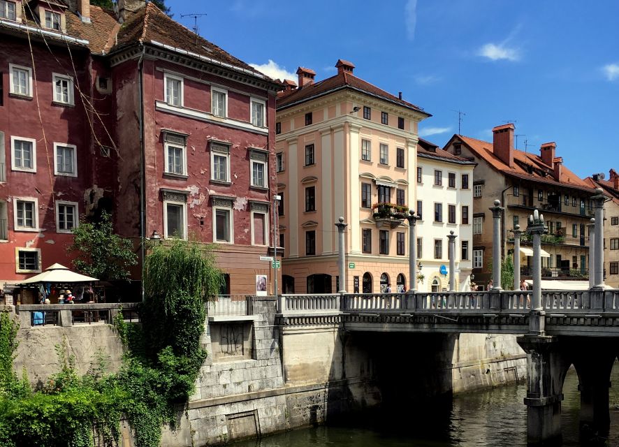 Ljubljana and Ljubljana Castle Sightseeing Tour - Dragon Bridge and Ljubljana’s playful symbol