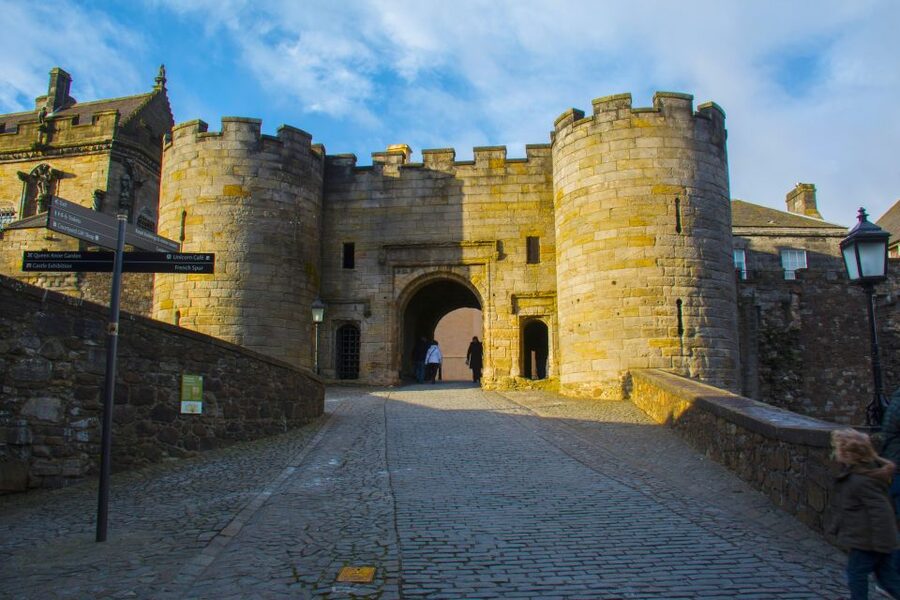 Loch Lomond, Highlands & Stirling Castle Tour from Edinburgh - The guides are a major part of the value