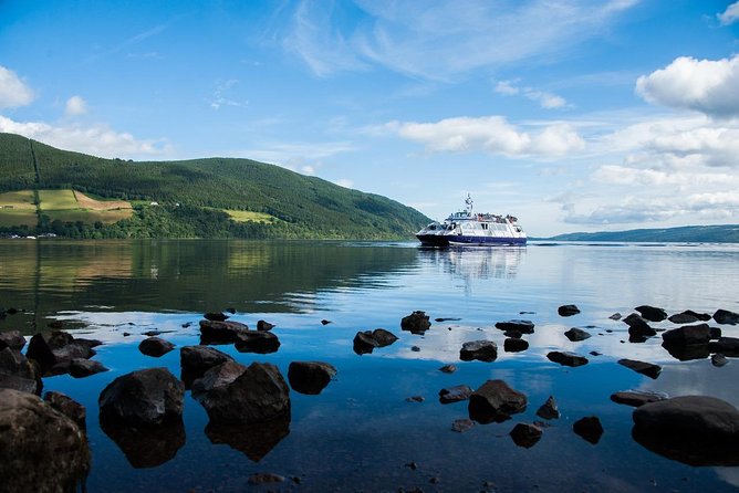 Loch Ness 1-Hour Cruise with Urquhart Castle Views - Urquhart Castle from the water
