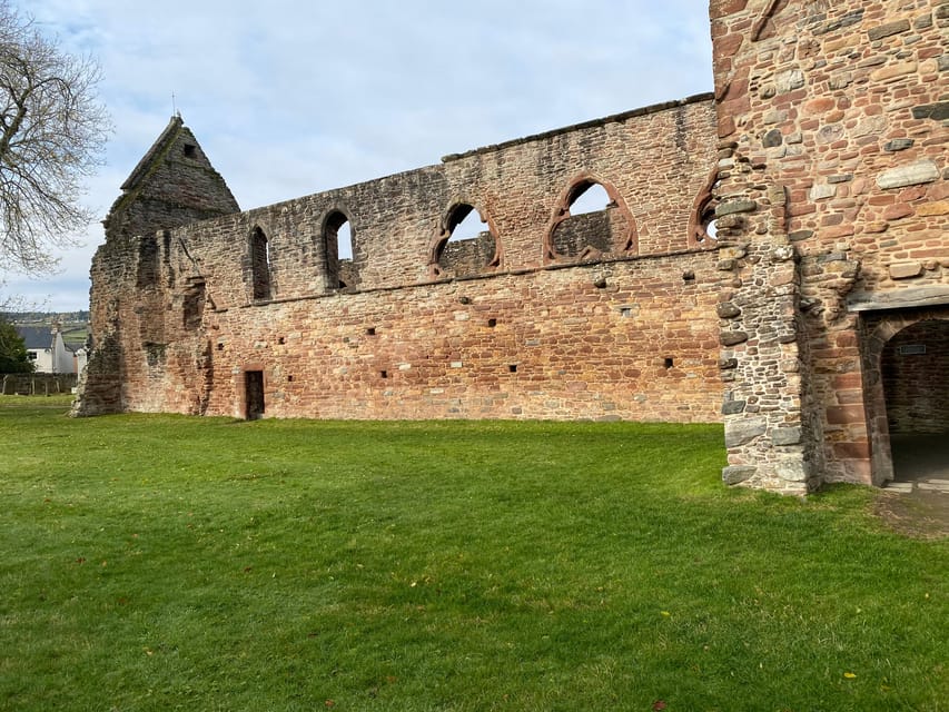 LOCH NESS ,CAWDOR CASTLE ,CLAVA CAIRNS & MORE FROM INVERNESS - What the $659 group price really buys