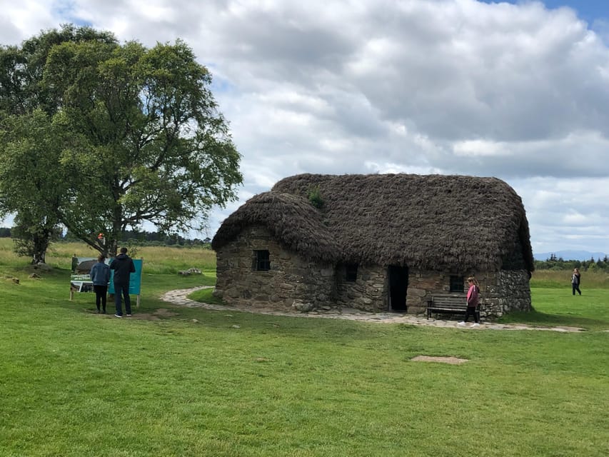 LOCH NESS ,CAWDOR CASTLE ,CLAVA CAIRNS & MORE FROM INVERNESS - Loch Ness and the ruined towers of Urquhart