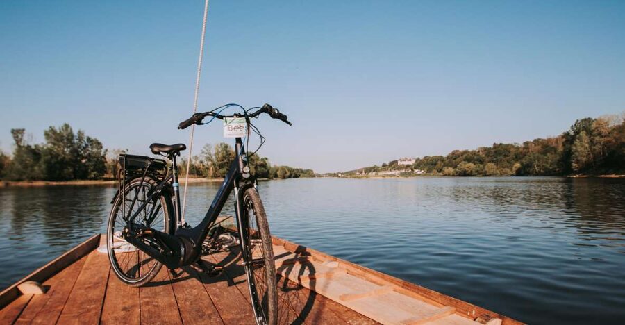 Loire castles with electric bicycle - Riding into the Loire Valley at an easy pace