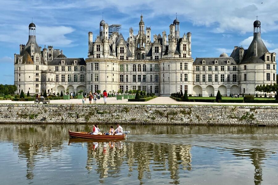 Loire Valley Castles: Chenonceau, Amboise & Da Vinci Trip - Seven wines in about 40 minutes