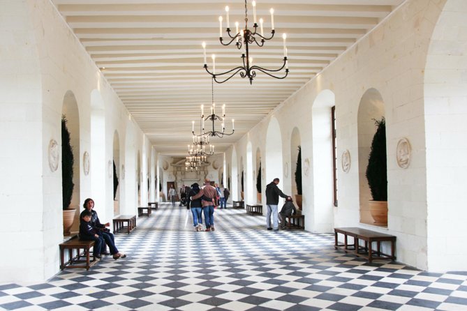 Loire Valley Castles Day Trip from Paris with Complementary Wine - The real cost of a 13-hour castle day
