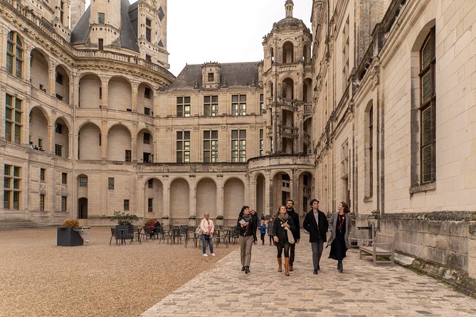 Loire Valley Castles Trip with Chenonceau and Chambord from Paris - What the coach ride really means