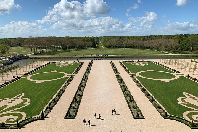 Loire Valley Castles VIP Private Tour: Chambord, Chenonceaux, Amboise - Who should book this experience