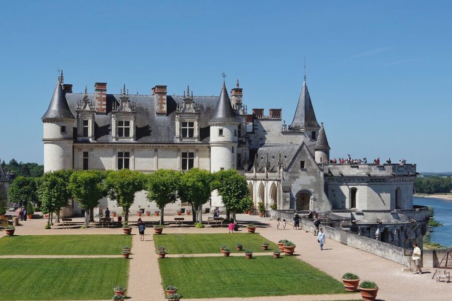 Loire Valley Castles: VIP Private Tour from Paris 3 Castles - Chambord: the grandest stop of the day