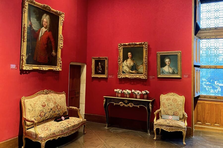 Loire Valley Royal Castles Small Group Day Trip from Paris - Amboise Castle and Leonardo’s final resting place