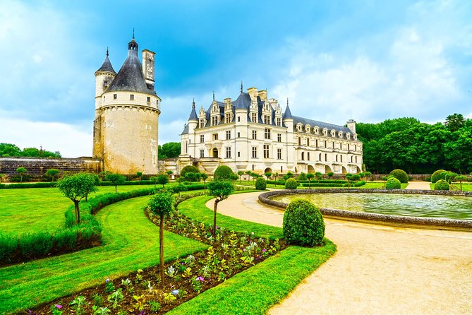 Loire Valley Wine and Castles Small-Group Day Trip from Paris - Chambord and its grand double-helix staircase