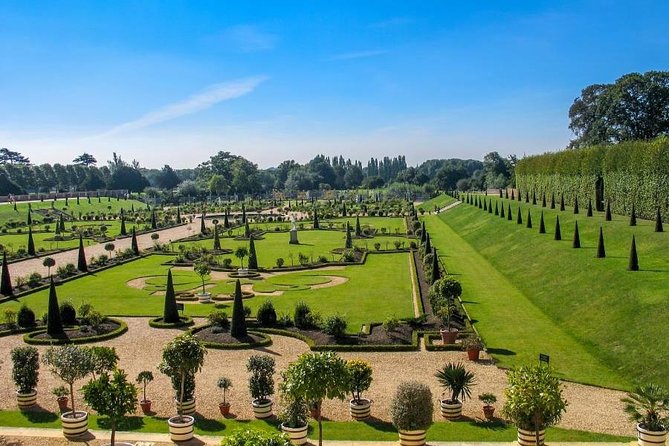 London, Windsor Castle, Hampton Court Palace with Free Snack Pack - Is $122.55 good value?