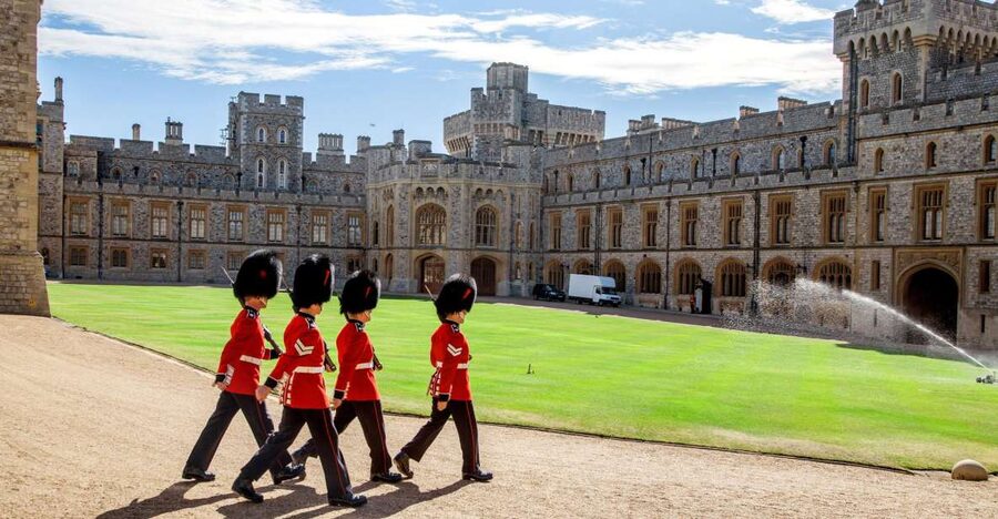 London: Windsor Castle, Stonehenge, and Bath Day Trip - Stonehenge: an open-air visit with little room for delay