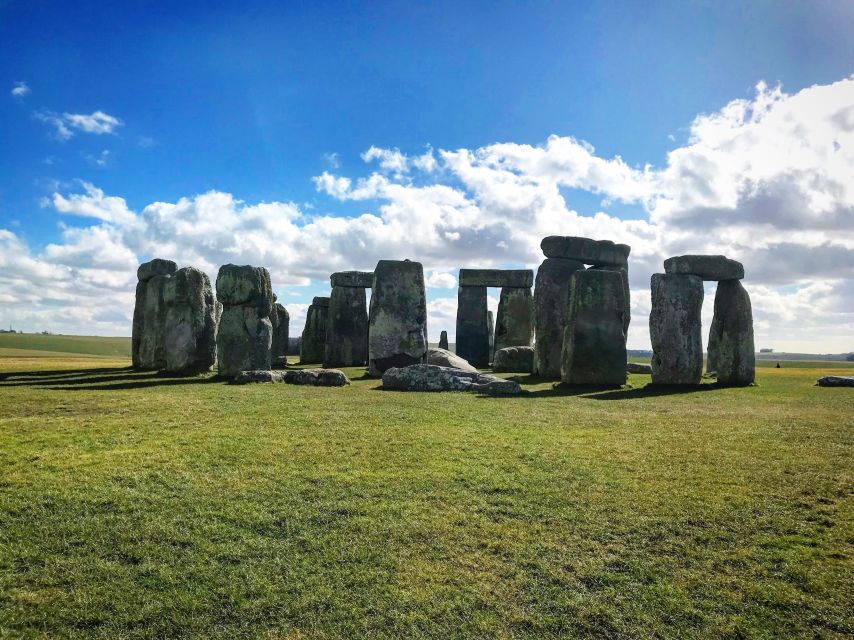 London: Windsor Castle, Stonehenge, and Bath Day Trip - Windsor Castle: royal rooms and a medieval setting