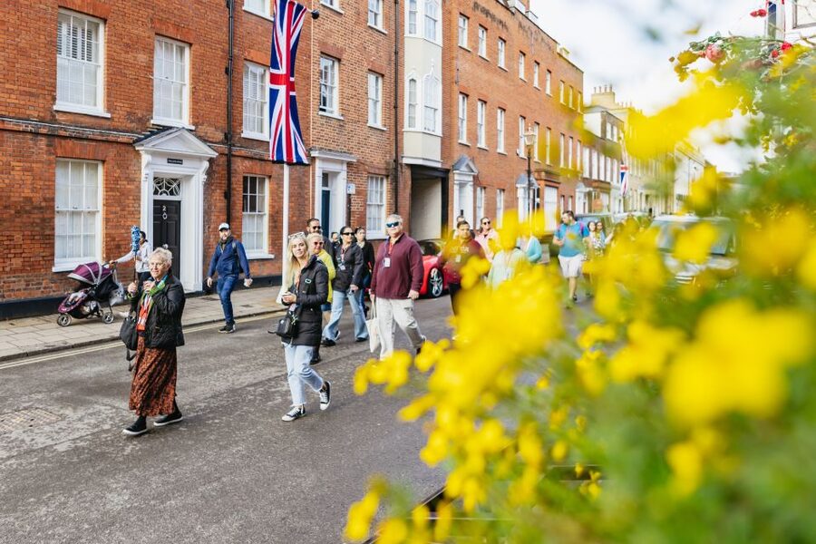 London: Windsor Castle, Stonehenge & Bath Full-Day Tour - Timing, meals, and the cost of convenience