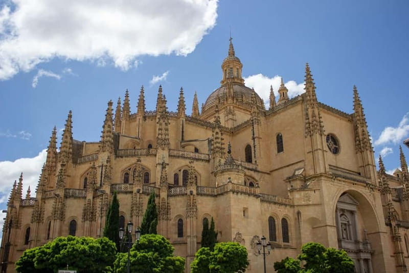 Madrid: Segovia & Ávila Full Day with Alcázar & Wall Tickets - What the $78 price really buys you