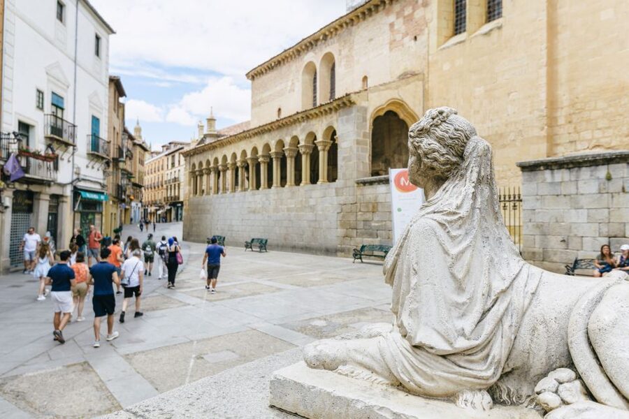 Madrid: Toledo & Segovia Tour w/ Cathedral, Alcazar & Lunch - Exploring the Alcázar of Segovia