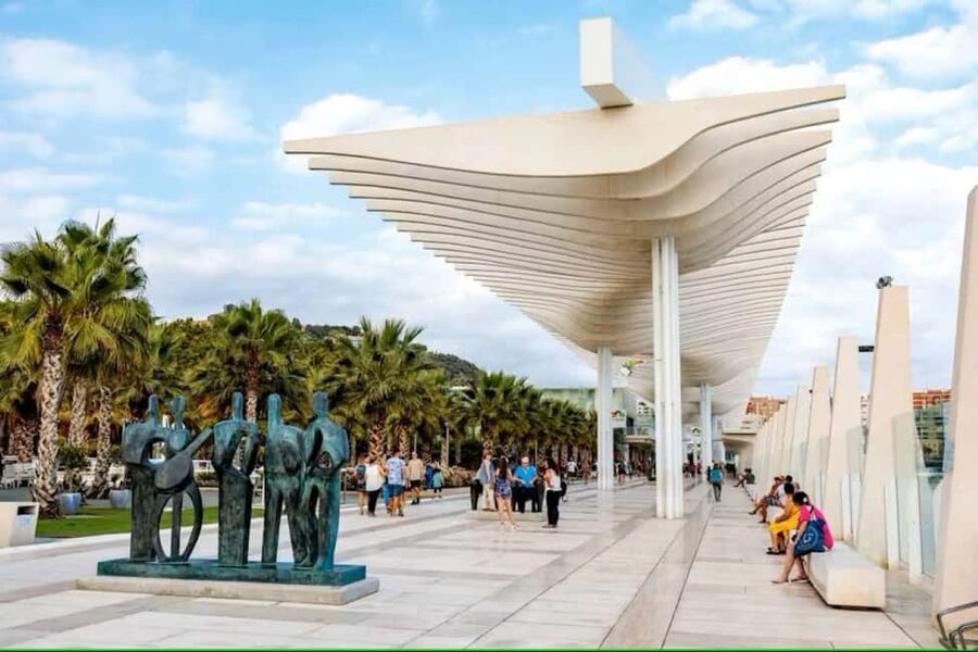 Malaga Walking Tour with Gibralfaro Castle & Alcazaba Visits - What a Private Three-Hour Tour Means