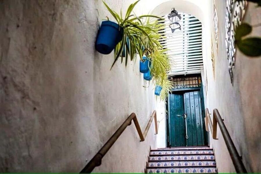 Malaga Walking Tour with Gibralfaro Castle & Alcazaba Visits - A Guide Who Can Adjust When Weather Turns
