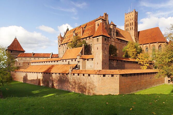 Malbork Castle Private Tour from Gdansk - Pickup, vehicles, and the private format