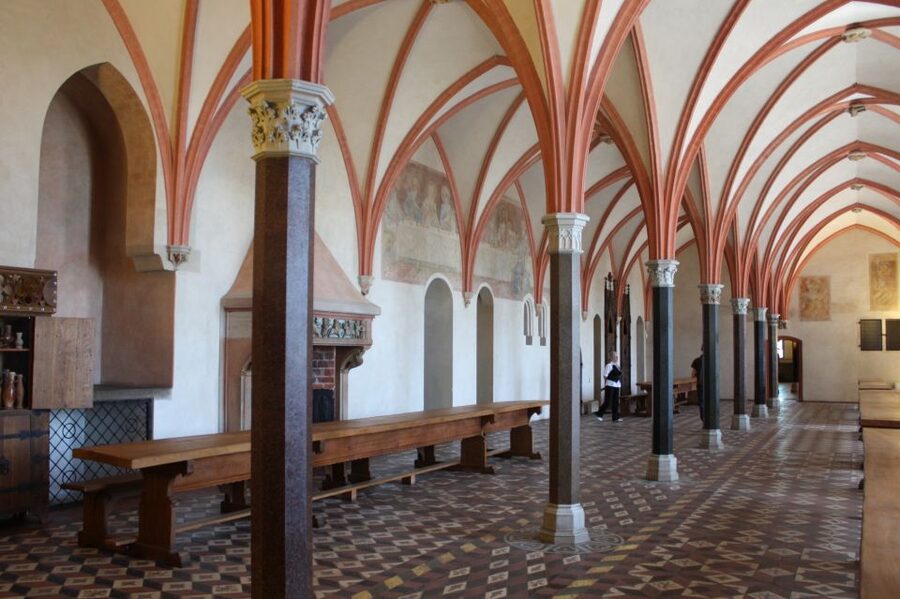 Malbork Castle Tour: 6-Hour Private Tour - The Great Refectory and monastic routine