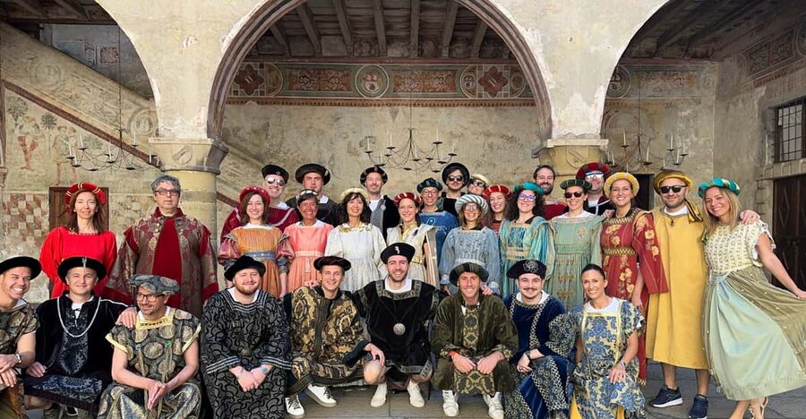 Malpaga Castle guided tour with period dresses - Dressing for the 15th Century
