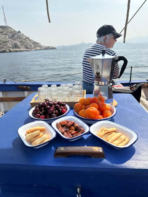Marseille: Château d'If and Frioul Calanques Sailing Cruise - Frioul Archipelago Views from La Flâneuse