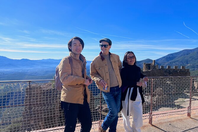 Medieval Castles and Girona Exclusive trip with Catalan Lunch - Who should book this experience