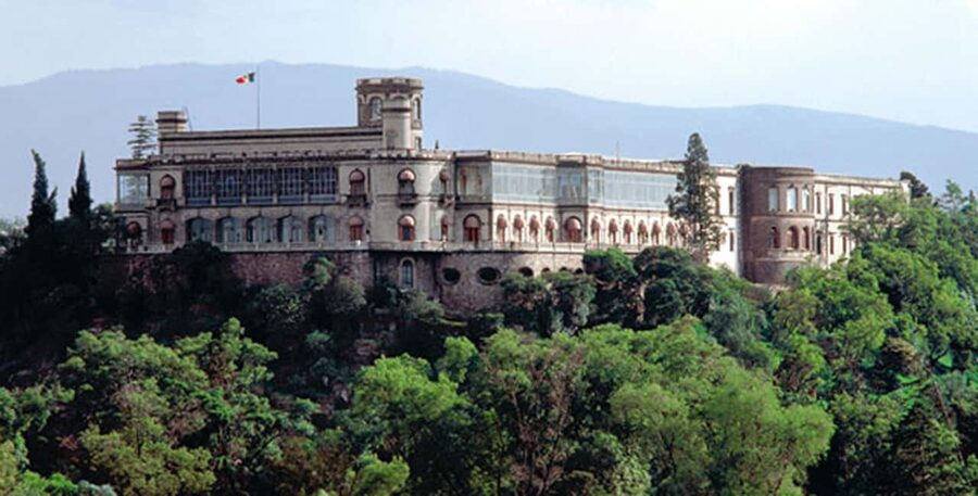 Mexico City: Chapultepec Castle After-Hours Guided Tour - Meeting near Reforma, then walking uphill