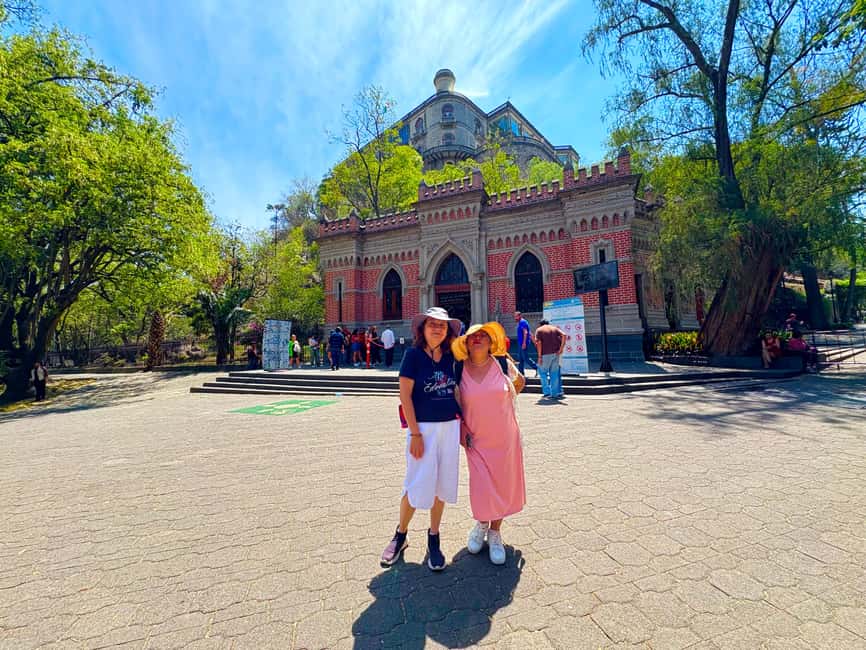 Mexico City: Chapultepec Castle and Forest Guided Tour - The 90-minute castle visit