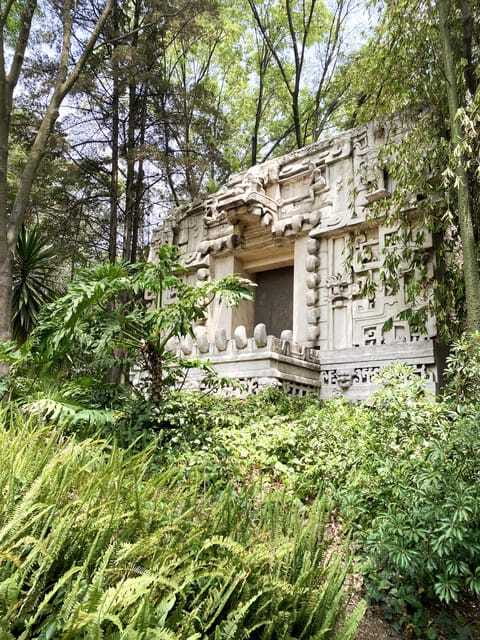 Mexico City: Visit Chapultepec Castle and the Anthropology Museum - A short coffee break before the park