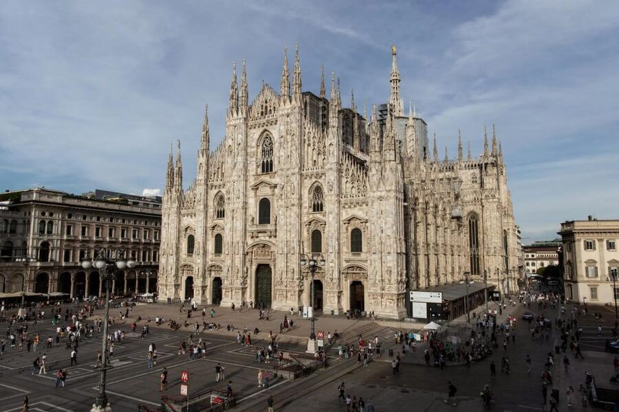 Milan: Duomo, Sforza Castle, and Pieta Guided Tour - Milan Cathedral and its white and pink marble