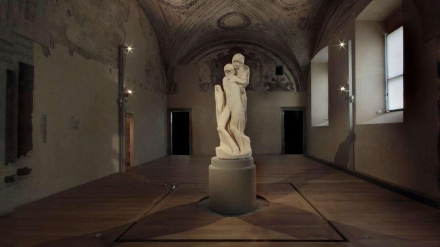 Milan: Duomo, Sforza Castle, and Pieta Guided Tour - Walking from the Duomo to Sforza Castle
