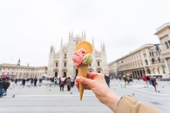 Milan: Private Tour - Duomo, Sforza Castle & Gelato Tasting - Inside Milan’s great cathedral