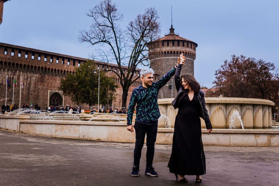 Milan: Professional Photoshoot Outside Sforza Castle - A friendly photographer can make the difference